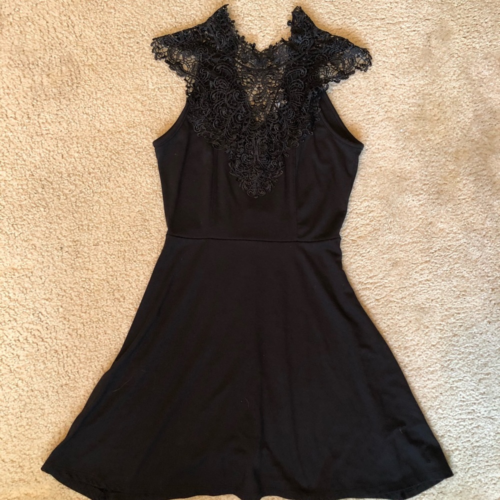 Little black dress with lace!👗🖤